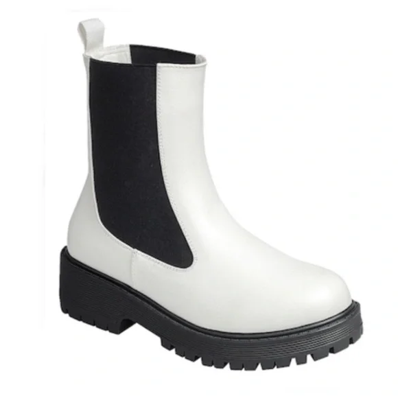 !! NEW !! White Vegan Leather Pull On Chelsea Lug Sole Boots - Picture 5 of 5
